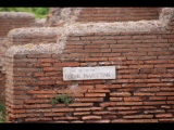 06265 ostia - regio iii - insula viii - terme marittime (iii,viii,2) - 2019 - schild.jpg